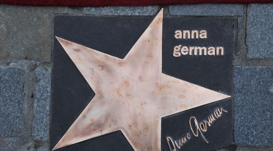 W tym roku w Opolskiej Alei Gwiazd pośmiertnie uhonorowano Annę German (fot. I. Sobieszczuk/TVP)