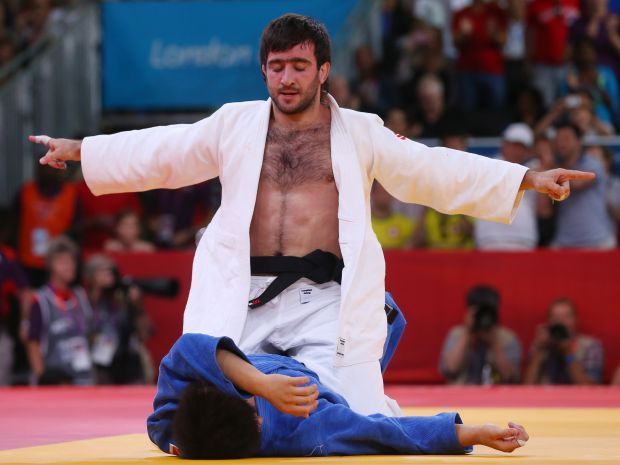 Rosjanin został nowym mistrzem olimpijskim w kat. do 73 kg (fot. Getty Images)