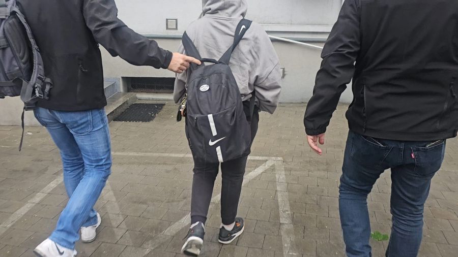 11-letnia Patrycja trafiła już pod opiekę matki. Fot. Policja Polska