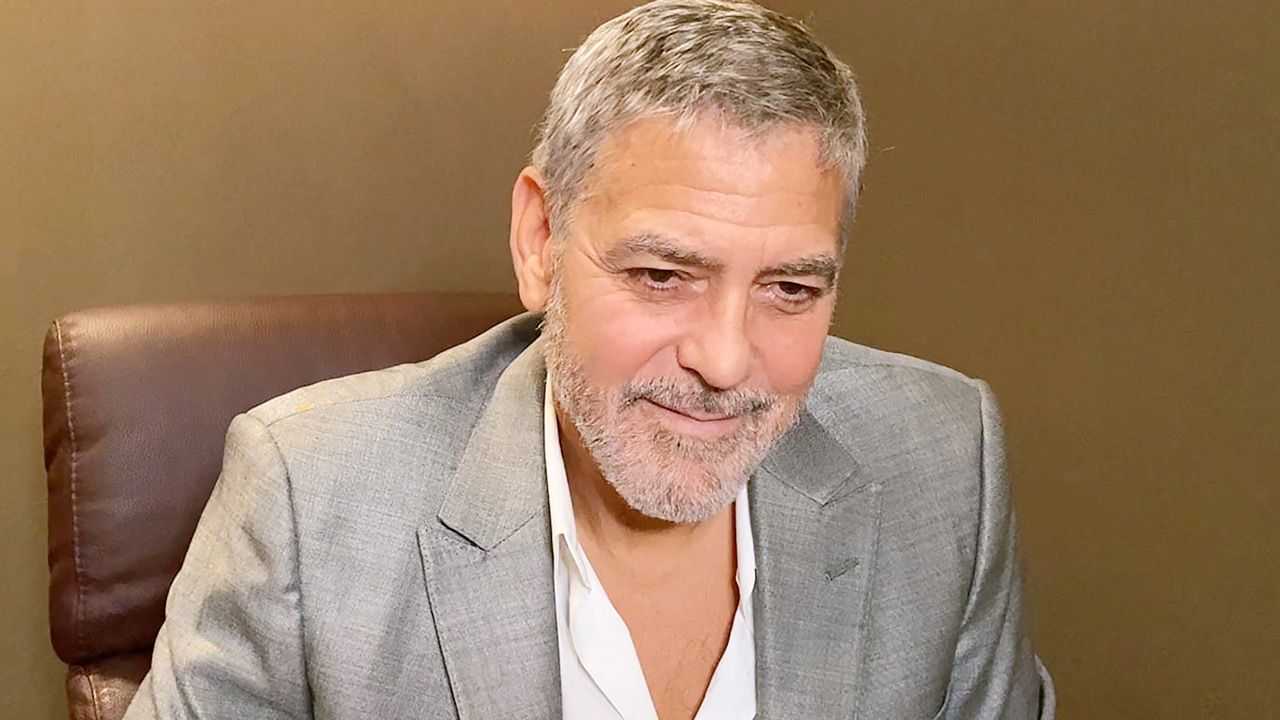 Clooney wcielił się w filmie w głównego bohatera (fot. BFI via Getty Images) Clooney wcielił się w filmie w głównego bohatera (fot. BFI via Getty Images)