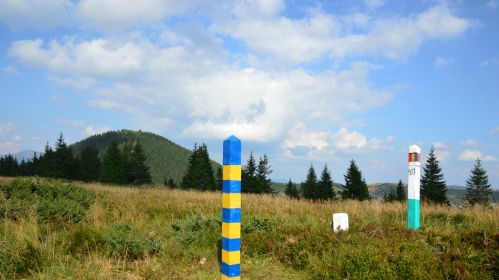 Памежныя слупы на мяжы Украіны і Румыніі 