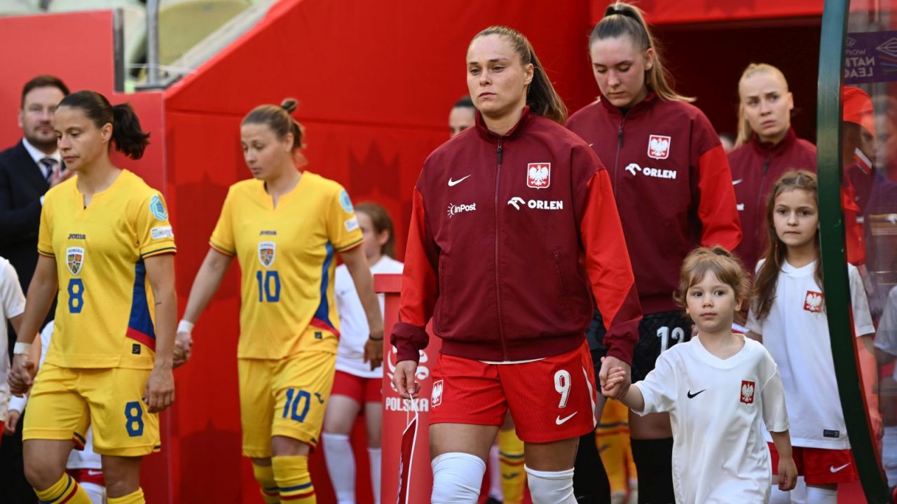 Reprezentacja Polski wychodząca na mecz z Rumunią (fot. Getty Images)
