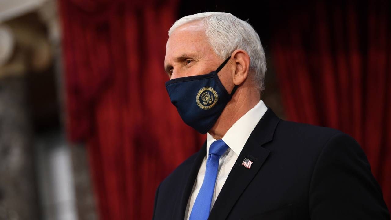 Mike Pence przejął znaczną część obowiązków w związku ze zmianą gospodarza w Białym Domu (fot. PAP/EPA/KEVIN DIETSCH / POOL) Mike Pence przejął znaczną część obowiązków w związku ze zmianą gospodarza w Białym Domu (fot. PAP/EPA/KEVIN DIETSCH / POOL)