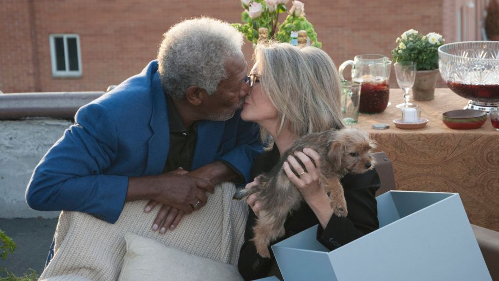 Morgan Freeman i Diane Keaton w filmie „Przeprowadzka”. Fot. TVP
