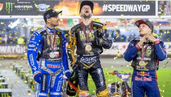 Bartosz Zmarzlik w klasyfikacji końcowej Grand Prix zajął drugie miejsce. Mistrzem świata Artiom Łaguta (fot. PAP/Tytus Żmijewski) Grand Prix 2021 (żużel): klasyfikacja końcowa mistrzostw świata