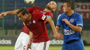 Boban Jović (L), Arkadiusz Głowacki (Ś) i Michał Masłowski (fot. PAP/Stanisław Rozpędzik)