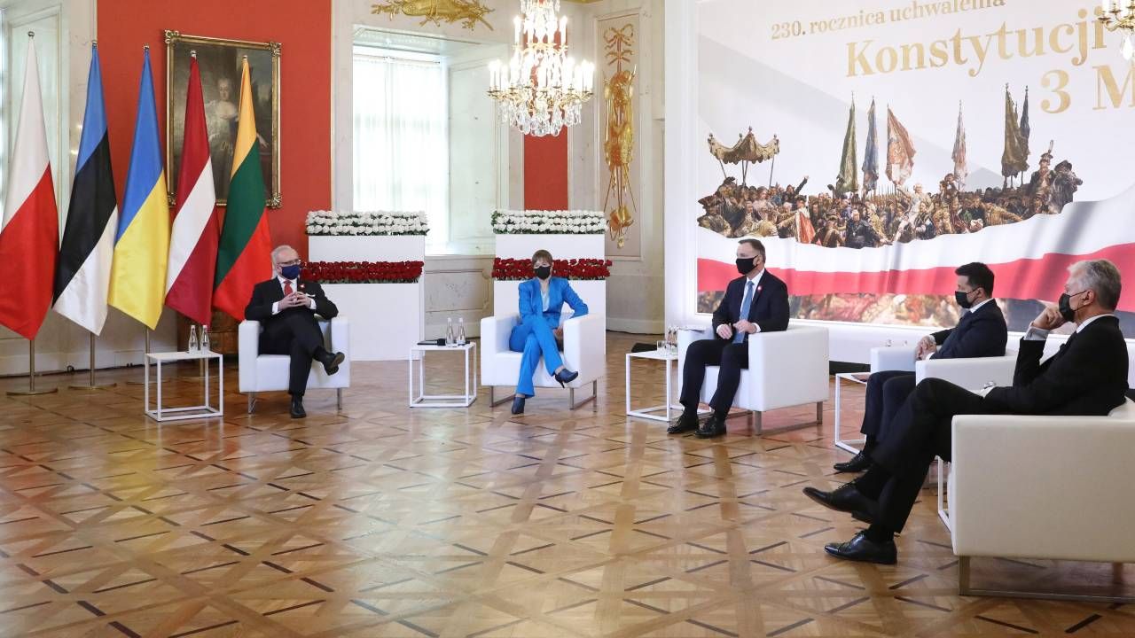 Prezydenci Litwy, Łotwy, Estonii i Ukrainy gościli w Polsce (fot. PAP/Leszek Szymański) Prezydenci Litwy, Łotwy, Estonii i Ukrainy gościli w Polsce (fot. PAP/Leszek Szymański)