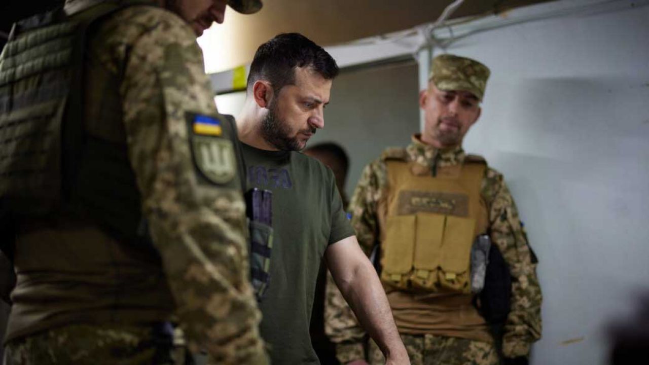 Rosjanie ostrzelali obóz filtracyjny (fot. Ukrainian Presidency / Handout/Anadolu Agency via Getty Images)