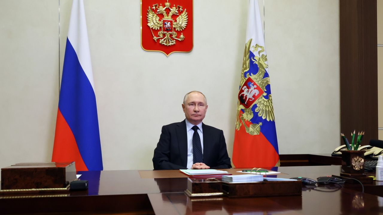 Zdaniem wielu światowych liderów, Władimir Putin to zbrodniarz wojenny (fot. PAP, EPA/MIKHAEL KLIMENTYEV/SPUTNIK)