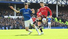 Michael Keane (L) oraz Cristiano Ronaldo (fot. Getty) Michael Keane (L) oraz Cristiano Ronaldo (fot. Getty)