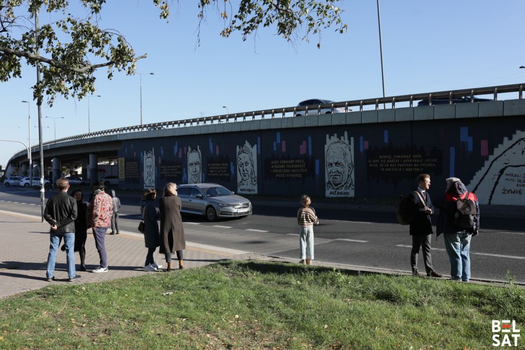 У Варшаве абнавілі мурал, прысвечаны беларускім палітвязням. 19 кастрычніка 2024 года. Фота: Белсат