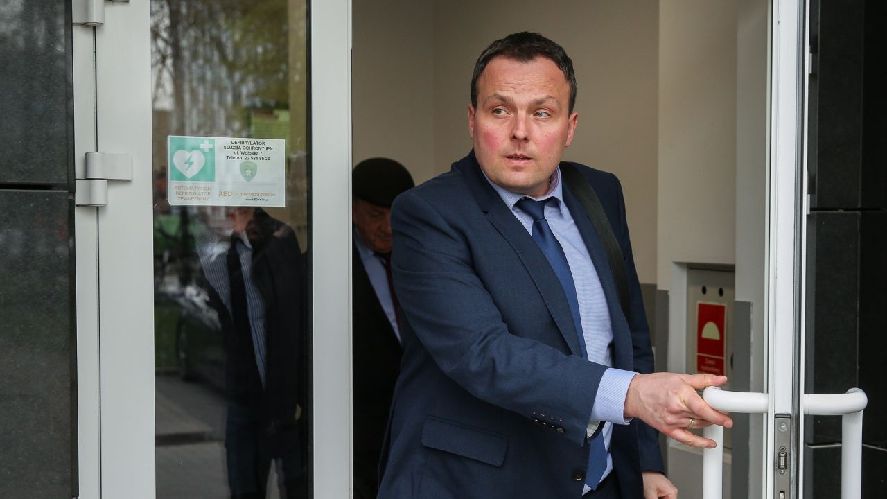 Jestem cały czas do dyspozycji Pana Premiera. Nie kierowano jednak wobec mnie oczekiwań dymisji (fot. PAP/Rafał Guz) Jestem cały czas do dyspozycji Pana Premiera. Nie kierowano jednak wobec mnie oczekiwań dymisji (fot. PAP/Rafał Guz)