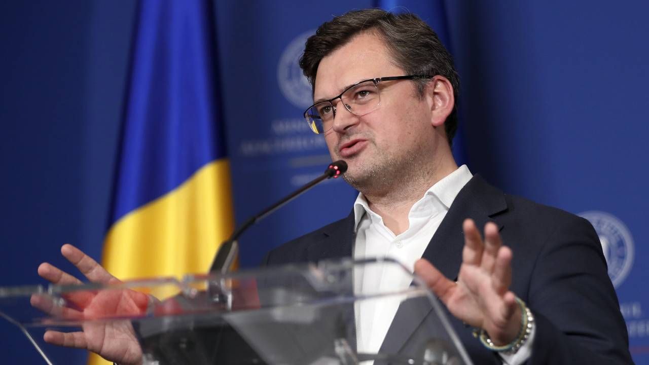 Szef ukraińskiego MSZ Dmytro Kułeba (fot. PAP/EPA/ROBERT GHEMENT)
