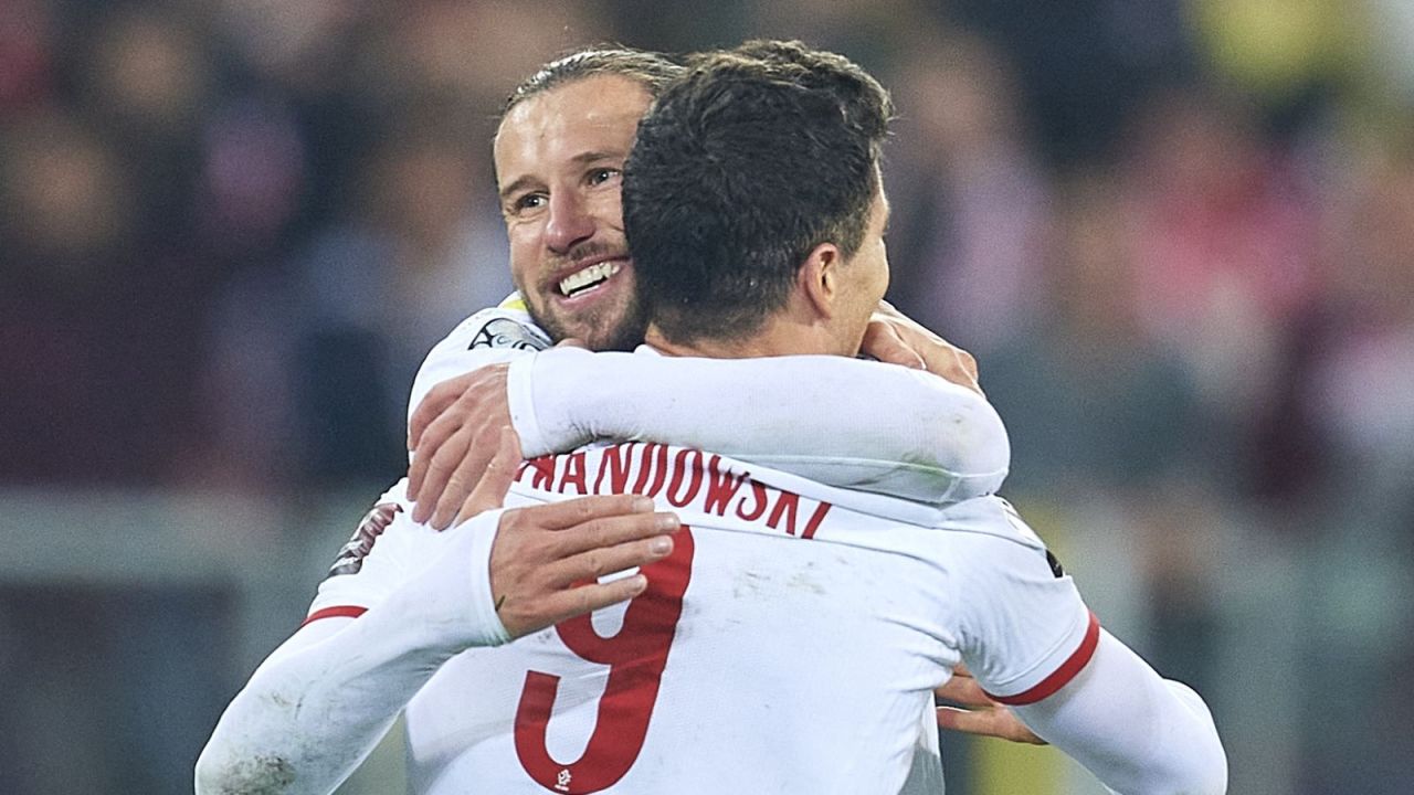 Grzegorz Krychowiak na treningu reprezentacji Polski wraz z Kamilem Grosickim i Arkadiuszem Milikiem (fot. 400mm.pl)