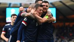Chorwacja – Szkocja. Callum McGregor strzela gola na 1:1 (fot. Getty)