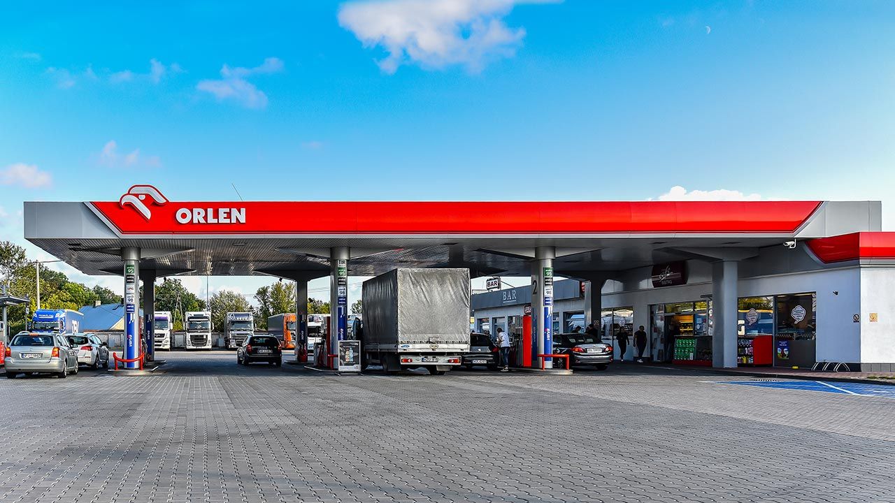 PKN Orlen wprowadza szybsze formy obsługi na stacjach benzynowych (fot. Shutterstock/Vytautas Kielaitis PKN Orlen wprowadza szybsze formy obsługi na stacjach benzynowych (fot. Shutterstock/Vytautas Kielaitis