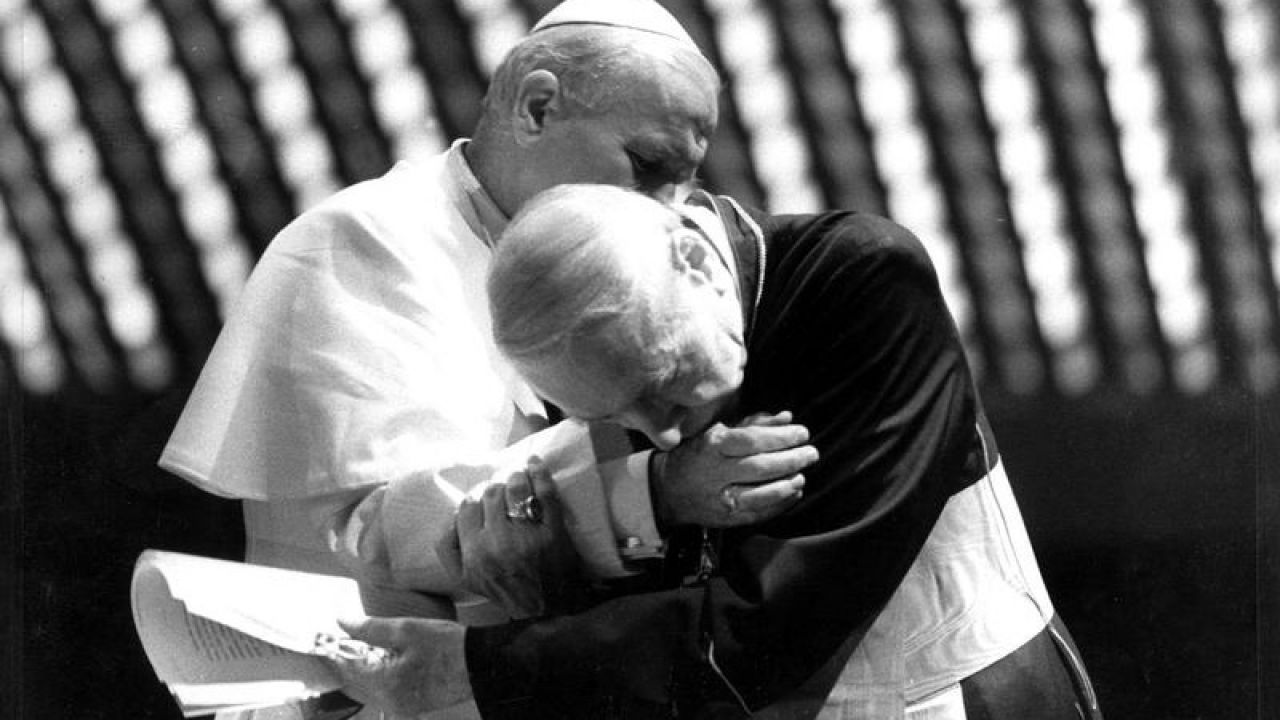 Komitet zajmie się też zorganizowaniem koncertu poświęconego kard. Stefanowi Wyszyńskiemu i papieżowi Janowi Pawłowi II (fot. REUTERS/Vatican) Komitet zajmie się też zorganizowaniem koncertu poświęconego kard. Stefanowi Wyszyńskiemu i papieżowi Janowi Pawłowi II (fot. REUTERS/Vatican)