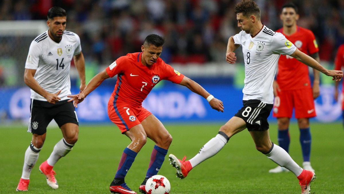 Od lewej: Emre Can, Alexis Sanchez i Leon Goretzka (fot. Getty Images)
