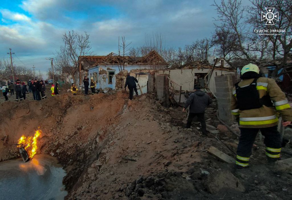 Наступствы паветранай атакі ў Мікалаеве, Украіна. 7 лютага 2024 года. (Фота: Головне управління ДСНС України у Миколаївській області / Facebook)