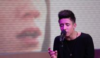 Dawid Kwiatkowski na scenie PnŚ w utworze  „Droga” /fot. Agencja Forum/