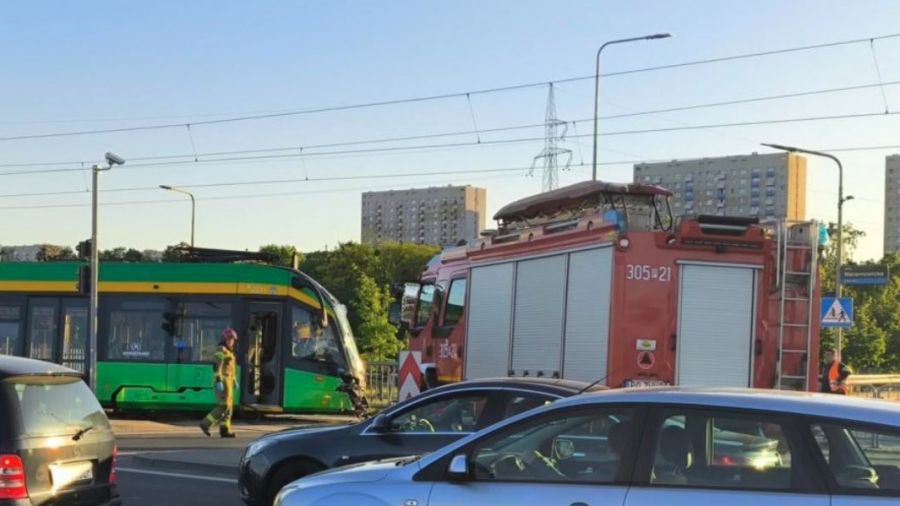 Poważne zderzenie tramwaju i dźwigu. Nowe informacje (fot. Jakub Pięta)