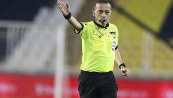 Cuneyt Cakir (fot. Getty Images) Cuneyt Cakir (fot. Getty Images)