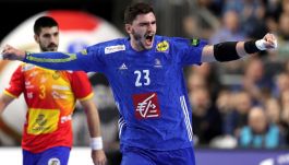 Obrotowy reprezentacji Francji Ludovic Fabregas rzucił Hiszpanom sześć goli (fot. PAP/EPA)