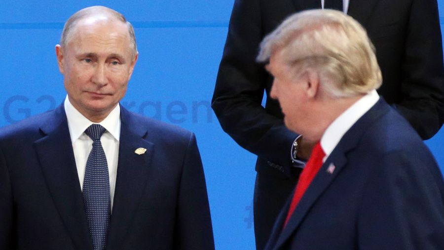 Donald Trump i Władimir Putin (fot. Mikhail Svetlov/Getty Images)