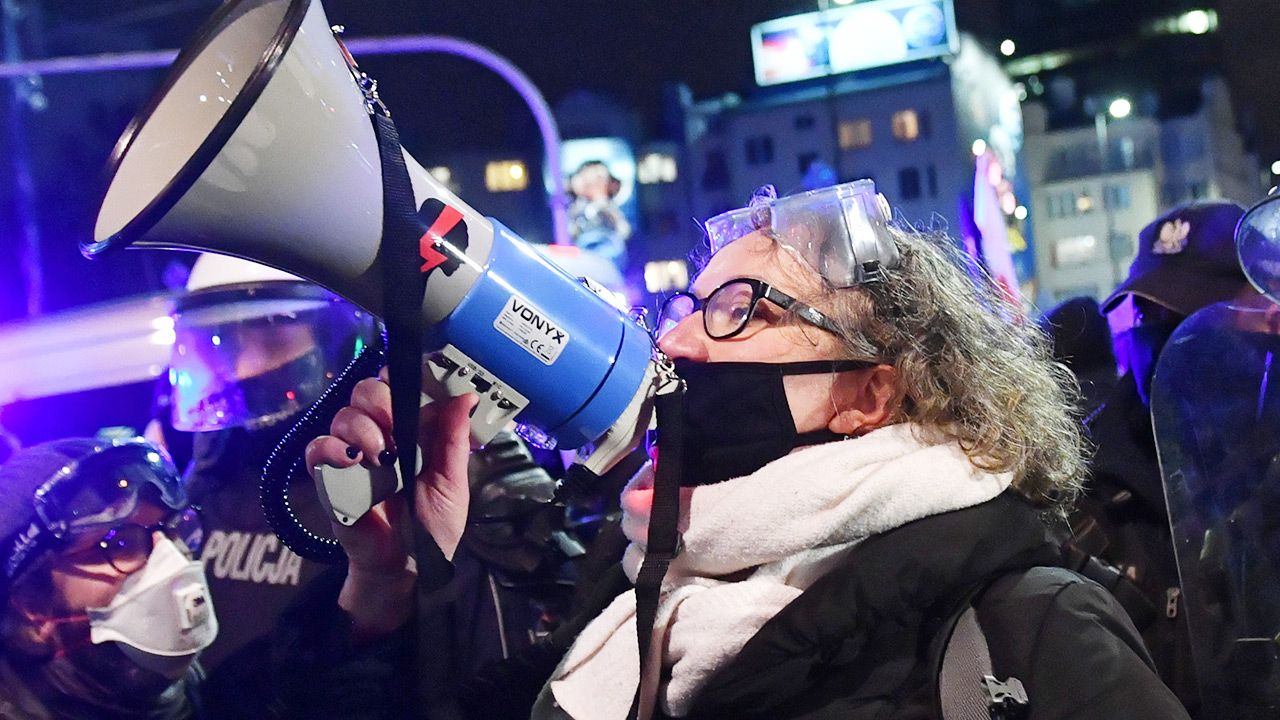 Liderka „Strajku Kobiet” Marta Lempart na manifestacji (fot. PAP/Radek Pietruszka) Liderka „Strajku Kobiet” Marta Lempart na manifestacji (fot. PAP/Radek Pietruszka)