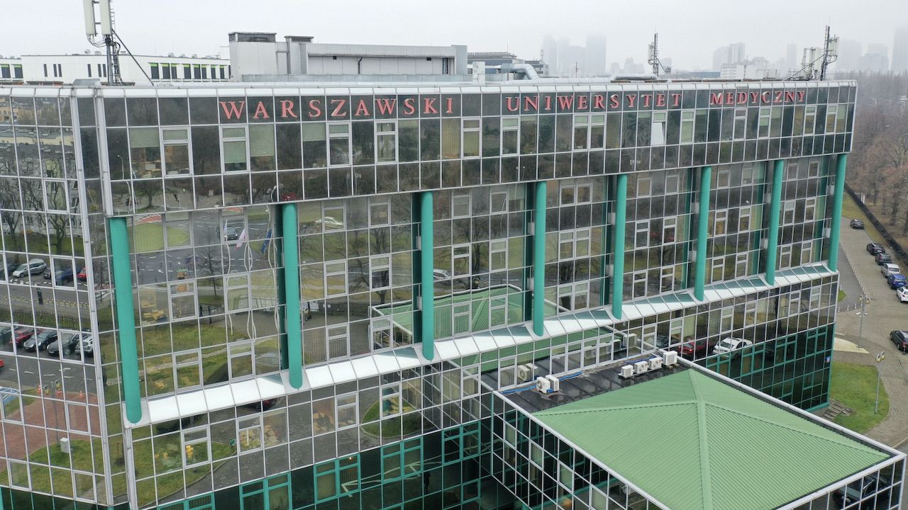 Budynek Warszawskiego Uniwersytetu Medycznego (fot. PAP/Leszek Szymański) Budynek Warszawskiego Uniwersytetu Medycznego (fot. PAP/Leszek Szymański)