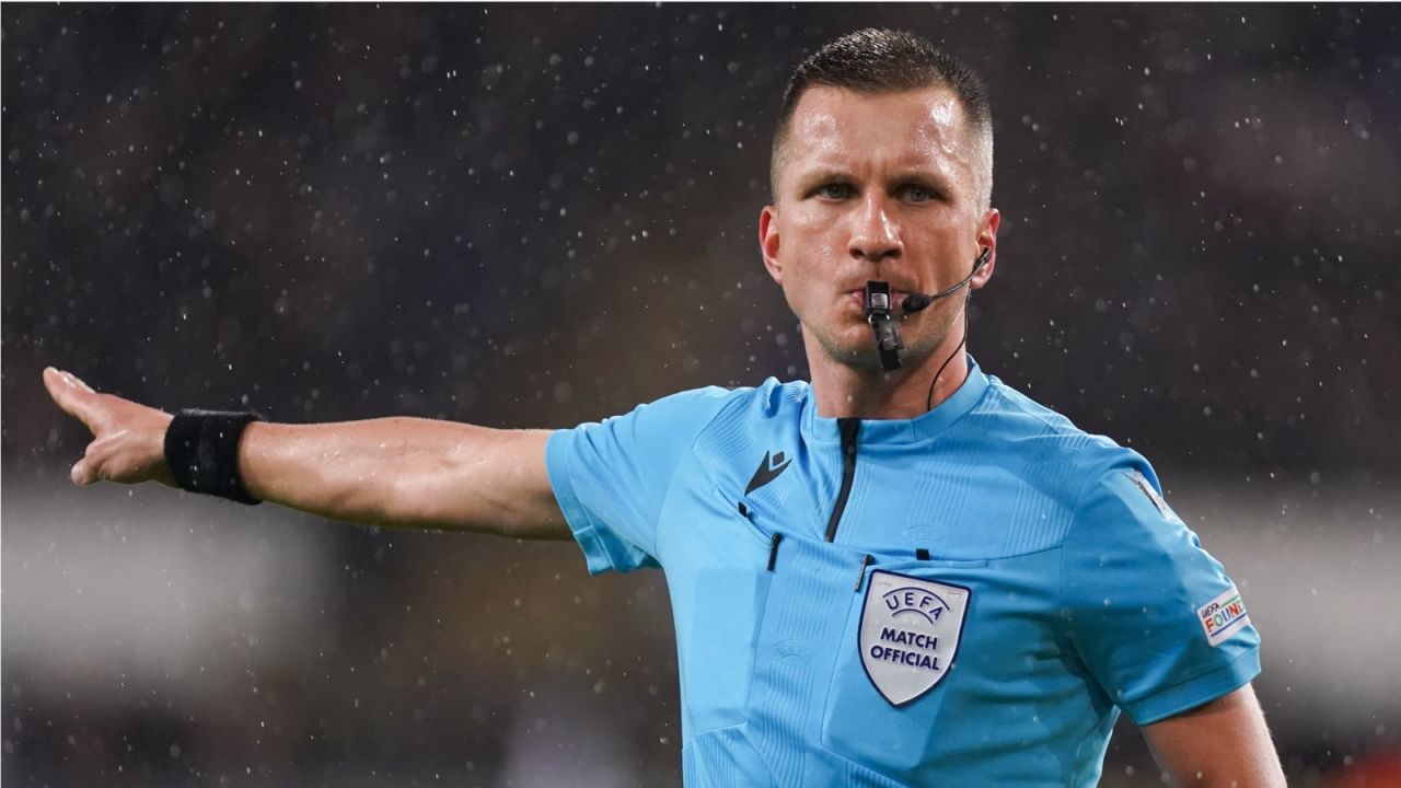 Bartosz Frankowski, międzynarodowy arbiter UEFA (fot. Getty).