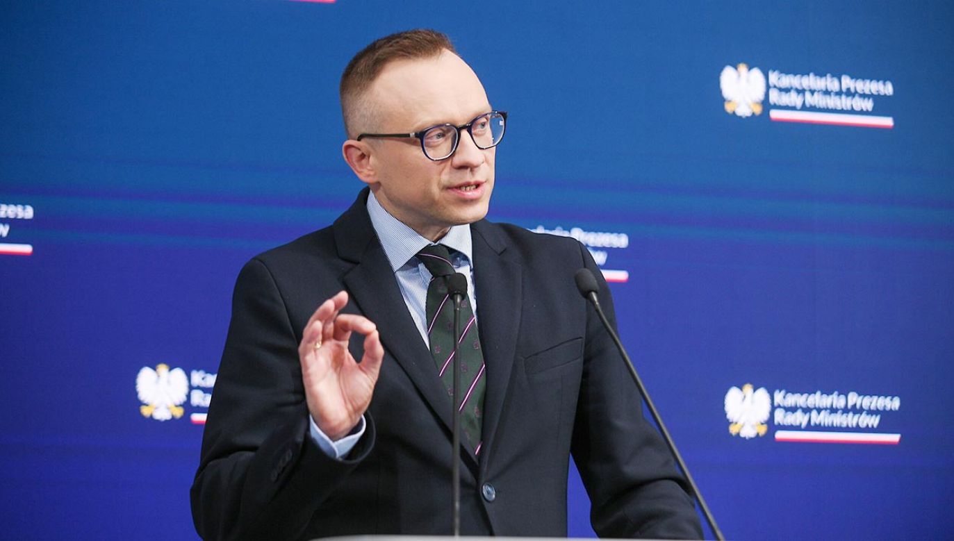 Kwota zwrotów już dzisiaj przekroczyła 11 mld zł – powiedział wiceminister finansów Artur Soboń (fot. PAP/Marcin Obara)