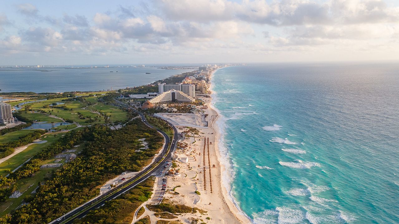Ciała pod warstwą cementu. Makabryczne odkrycie nieopodal rajskiego kurortu