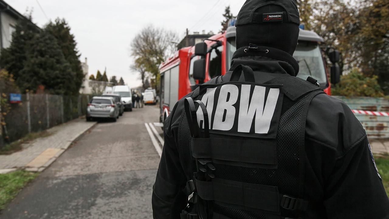 W sprawie prowadzonej od kwietnia 2019 r. zatrzymano 13 osób, a 20 przedstawiono zarzuty (fot.PAP/Mateusz Marek) W sprawie prowadzonej od kwietnia 2019 r. zatrzymano 13 osób, a 20 przedstawiono zarzuty (fot.PAP/Mateusz Marek)