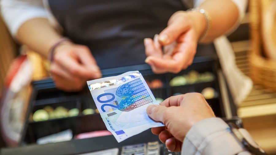 Gdzie jest najdrożej w Europie? (fot. Shutterstock/pixinoo)