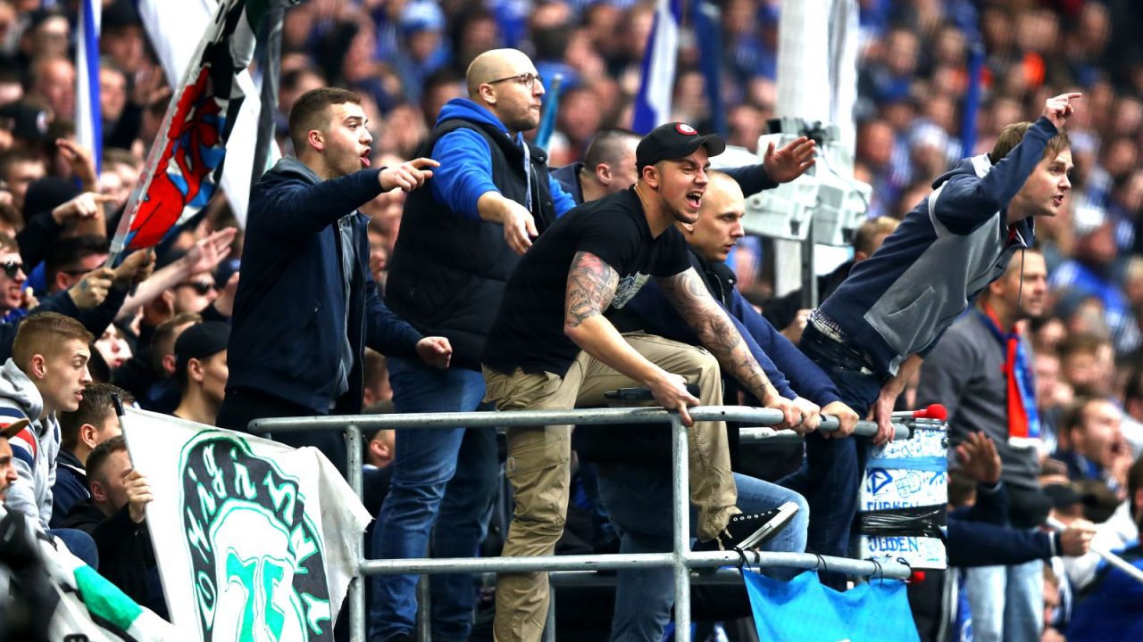 Piłkarze Schalke boją się trenować (fot. Getty Images)