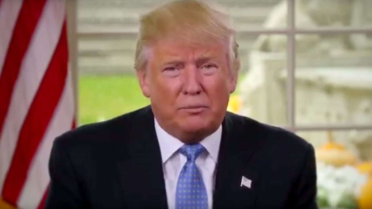 Donald Trump zwrócił się do Amerykanów (fot. YouTube/ABC News)