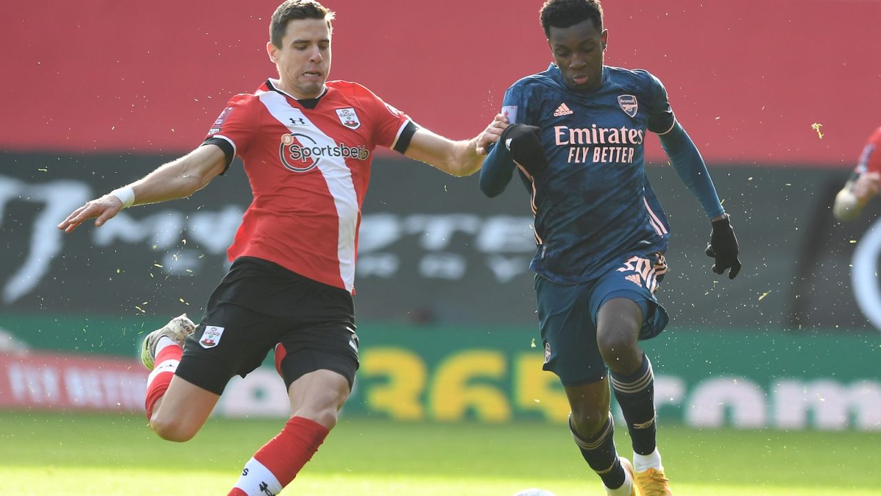 Jan Bednarek i Eddie Nketiah (fot. Getty)