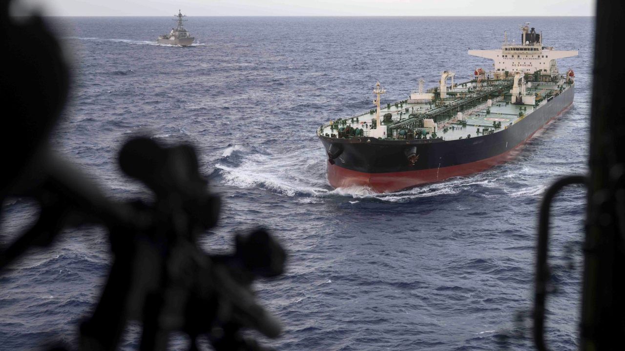 Amerykanie przechwycili tankowiec „floty cieni”. Próbował uciekać