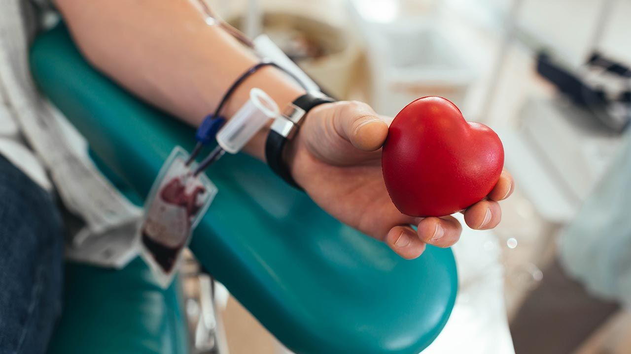Braki w dostawach krwi odczuwają pacjenci i szpitale na całym świecie (fot. Shutterstock/Lumen Photos)