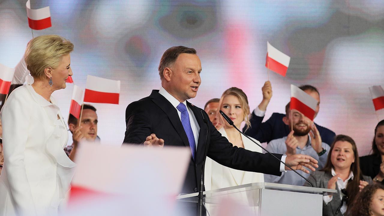 Frekwencja w drugiej turze wyborów prezydenckich wyniosła 68,9 proc. (fot. PAP/Leszek Szymański)