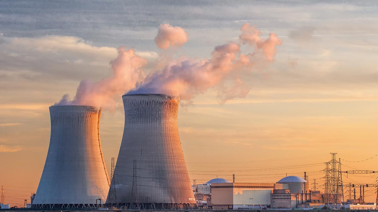 W Polsce powstaną elektrownie atomowe (fot. Shutterstock/TonyV3112)