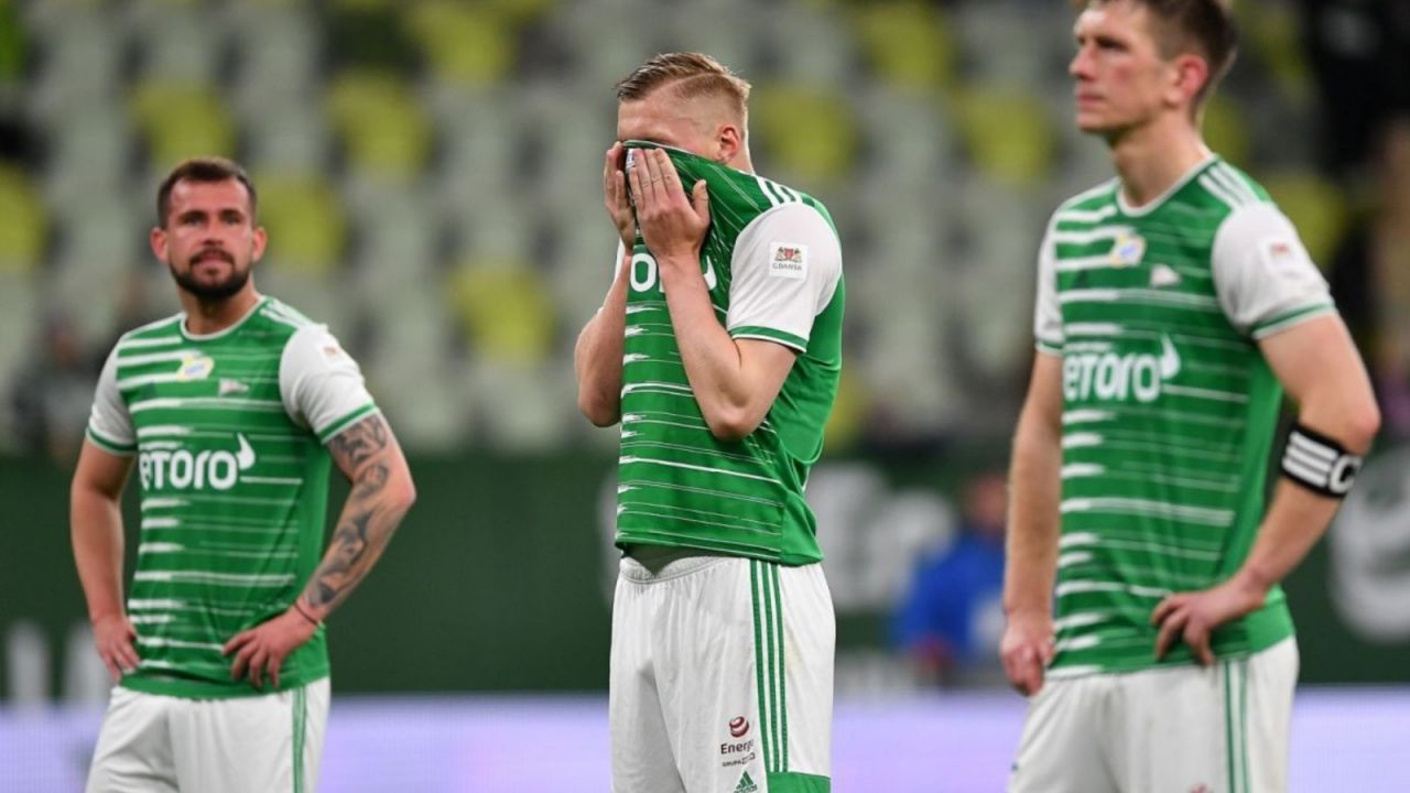 Adam Mandziara zabrał głos w sprawie spadku Lechii Gdańsk.