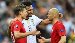 Od lewej: Łukasz Piszczek, Mats Hummels i Michał Pazdan (fot. Getty Images)