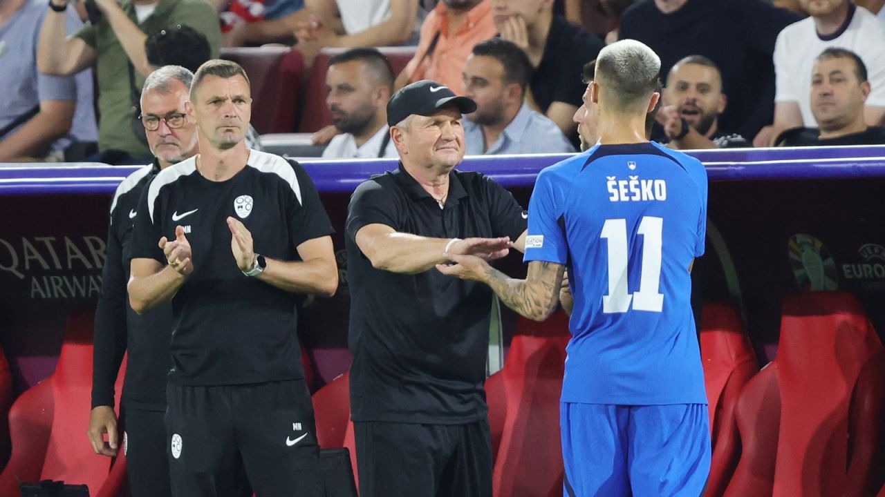 Milivoje Novaković zachwycony swoją żółtą kartką TVP SPORT