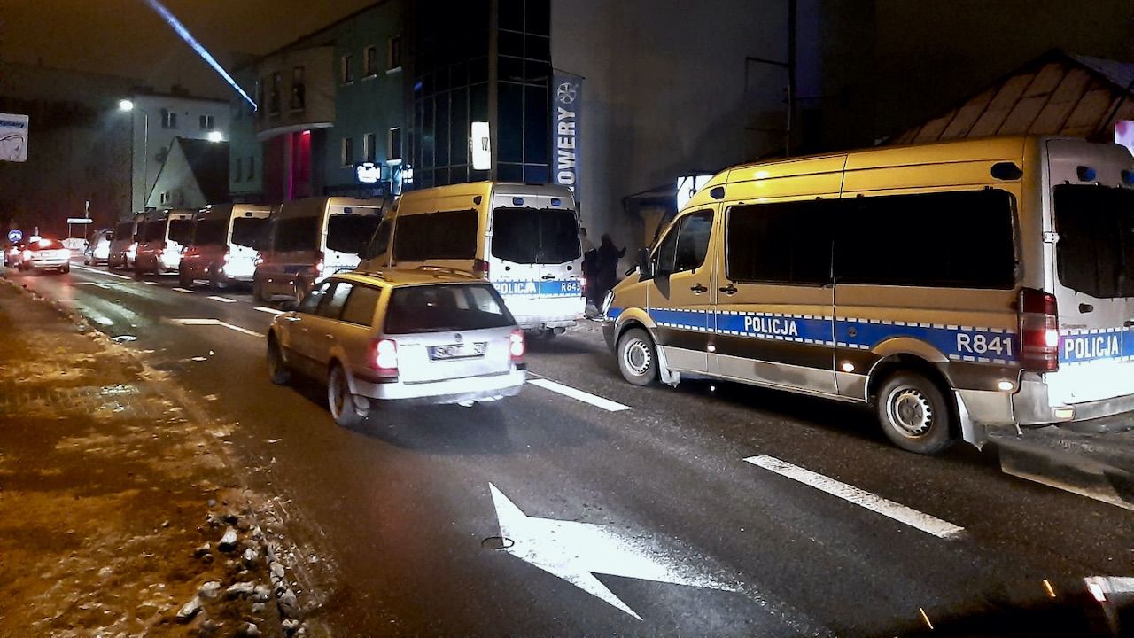 W interwencji wzięło udział ok. 150 policjantów (fot. PAP/Policja Śląska) W interwencji wzięło udział ok. 150 policjantów (fot. PAP/Policja Śląska)