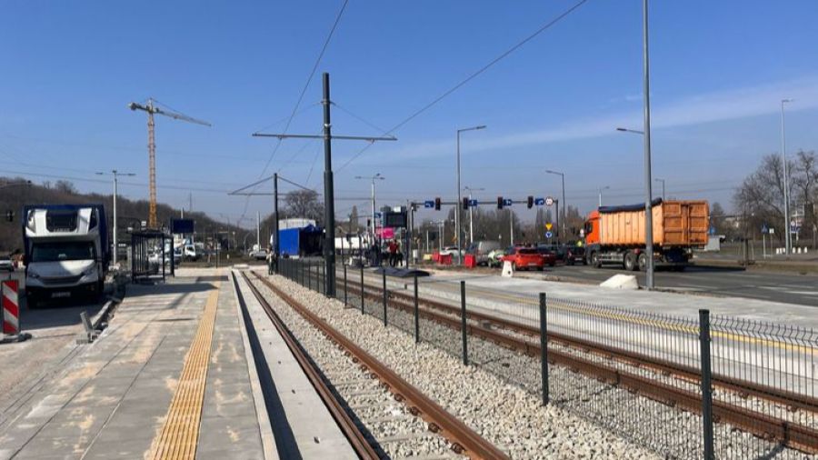 W 2026 roku, cała trasa do Łęgnowa będzie mogła być obsługiwana przez nowoczesny tabor niskopodłogowy. (fot. ZDMiKP w Bydgoszczy)