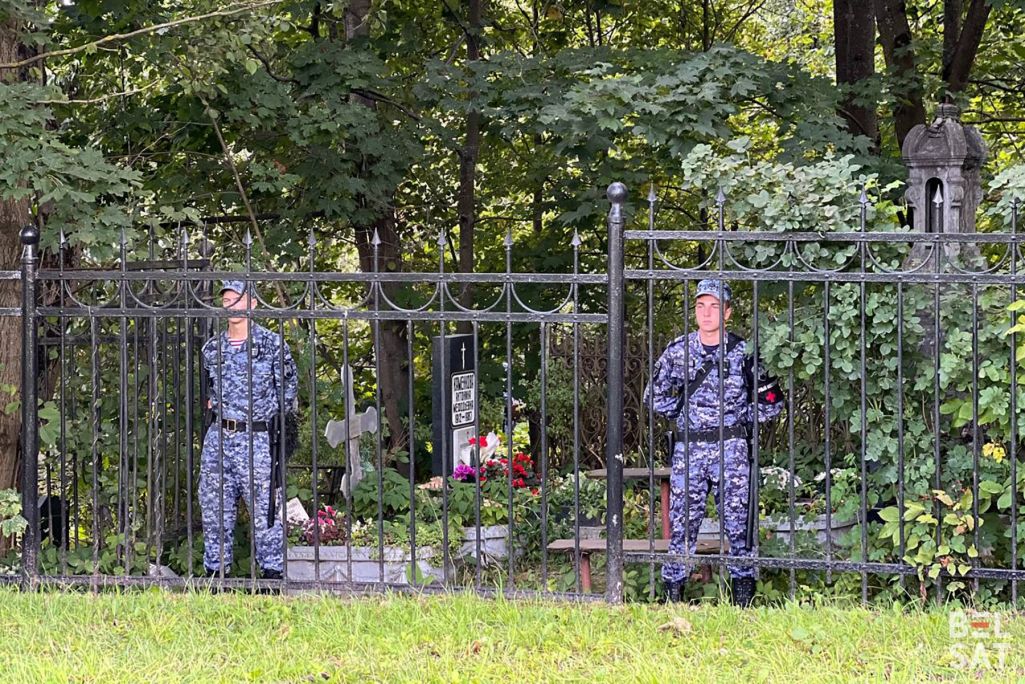 Парахаўскія могілкі на поўначы Санкт-Пецярбурга, Расея. 29 жніўня 2023 года. (Фота: «Вот Так» / Белсат)