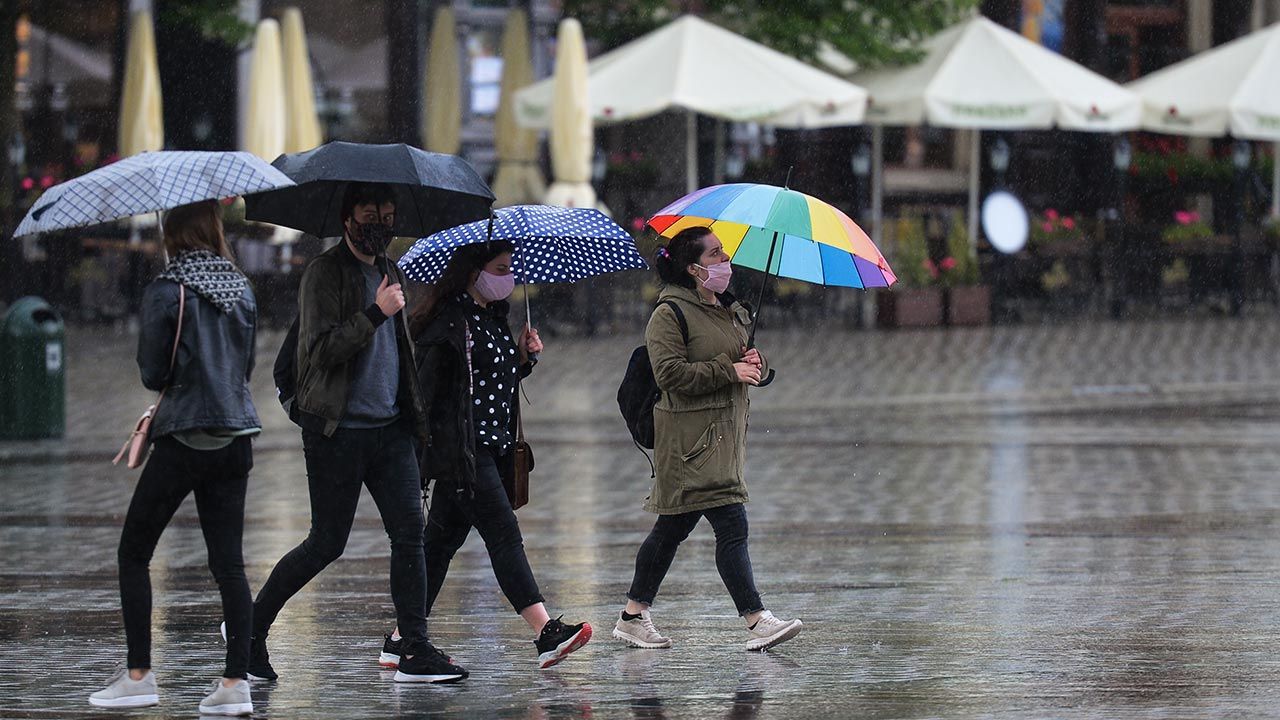 Miejscami pojawią się burze i opady deszczu (fot. Artur Widak/NurPhoto via Getty Images) Miejscami pojawią się burze i opady deszczu (fot. Artur Widak/NurPhoto via Getty Images)