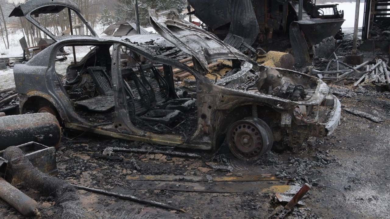 24-latek zdążył uciec z garażu (fot. Lubelska Policja) 24-latek zdążył uciec z garażu (fot. Lubelska Policja)